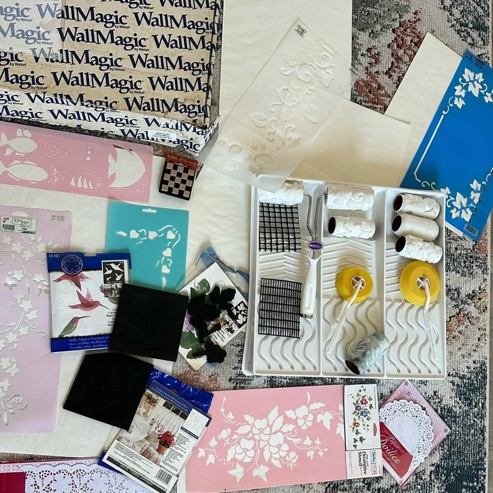 Vintage Wakat Wall Magic QVC Paint Roller Kit & Lots of vintage stencil Extras